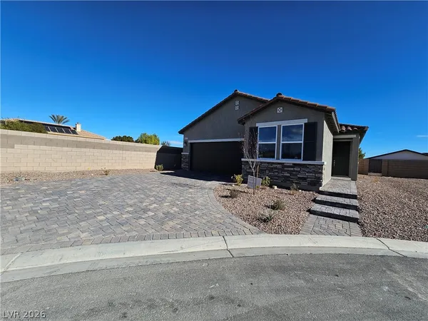 $2,300 | 8910 Lucky Crest Street, Las Vegas, NV 89113
