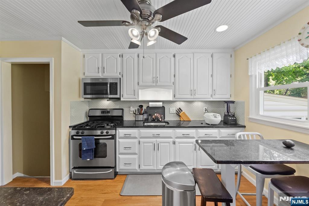 299 Charnwood Road New Providence, NJ 07974 - Photo 10 of 41 Gallery Image 10