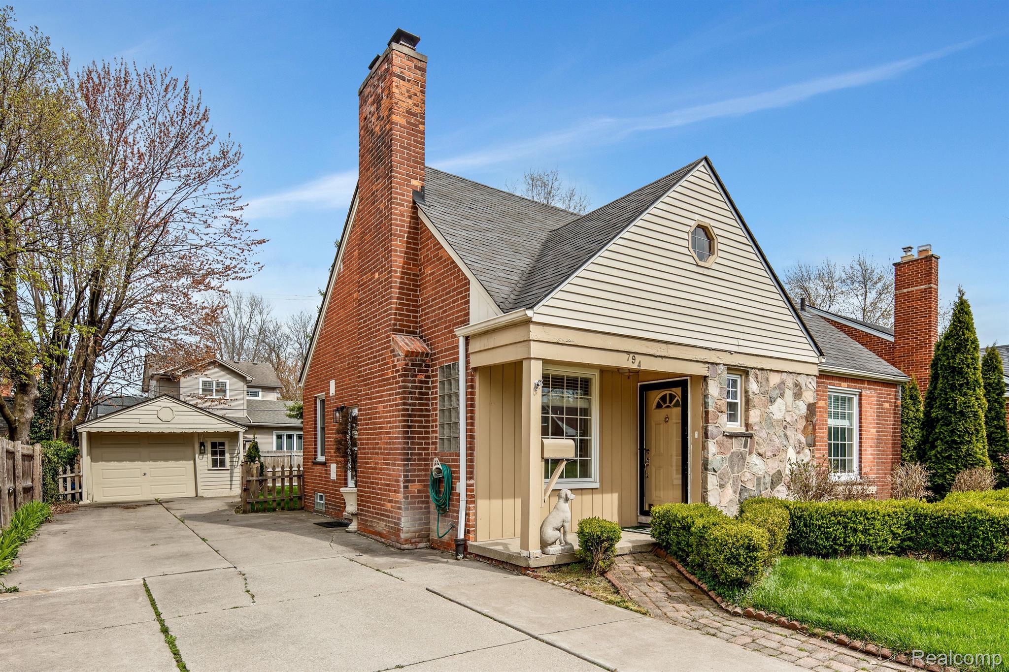 794 Cadieux Road Grosse Pointe, MI 48230 - Photo 2 of 29