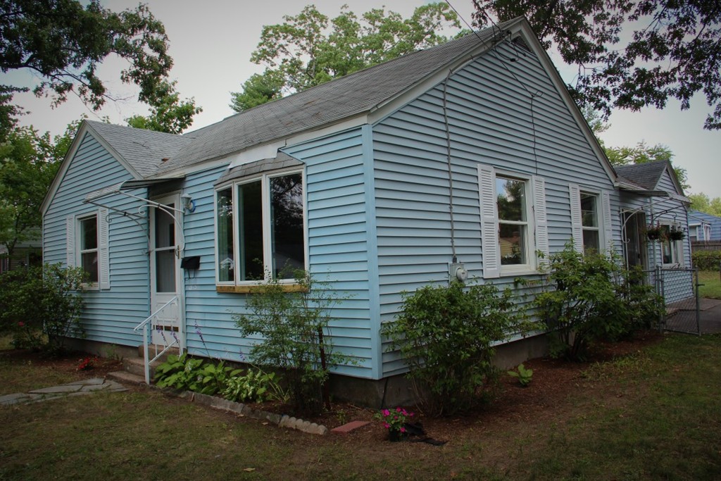 35 Reedstone Avenue Chicopee, MA 01020 - Photo 1 of 20 Gallery Image 1