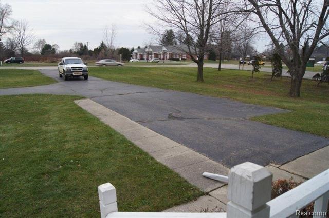 1177 South Lapeer Road Lapeer, MI 48446 - Photo 15 of 21 15 1177 Lapeer 011.jpg