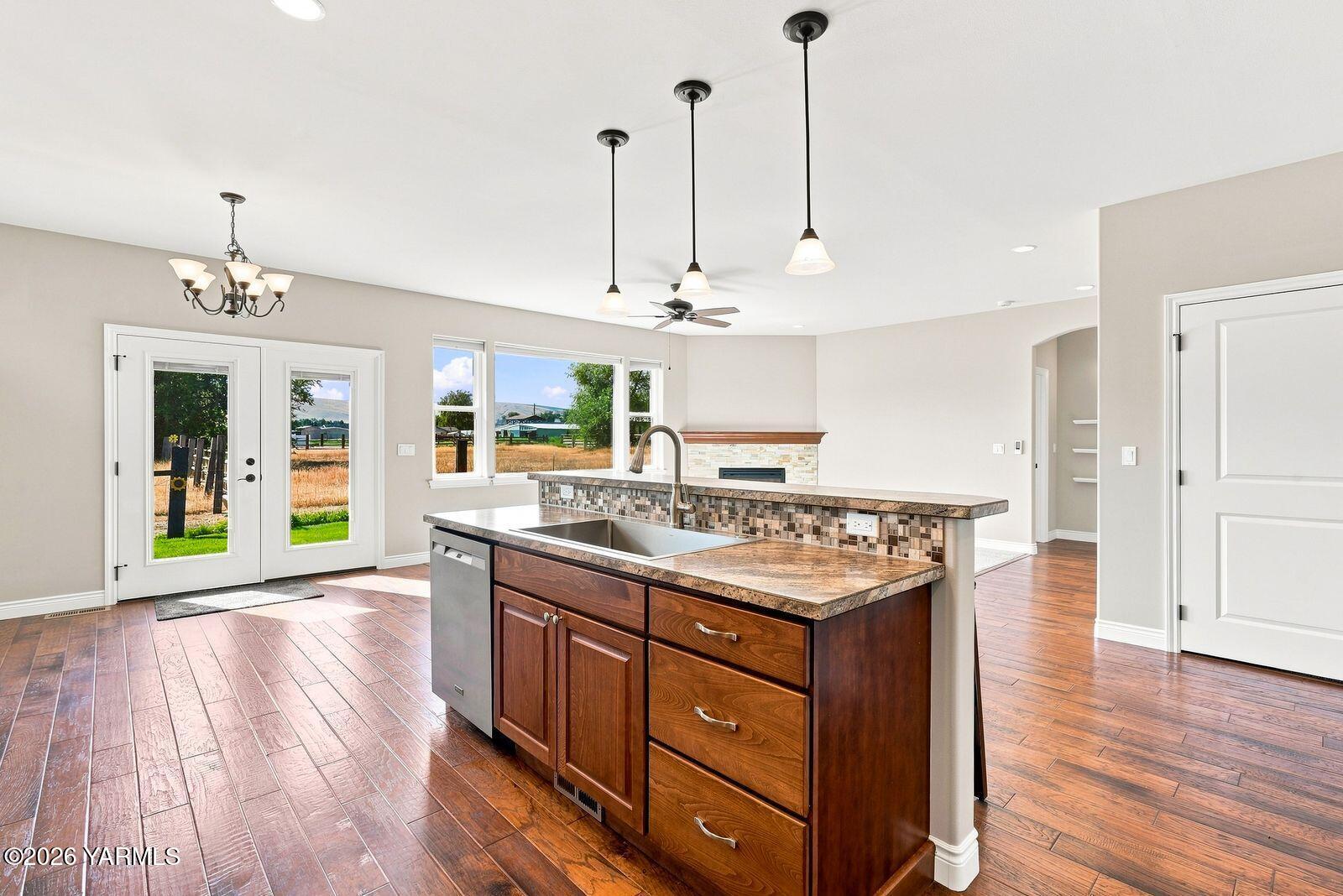 5904 Crestfields Road Yakima, WA 98903 - Photo 12 of 42 11 Kitchen