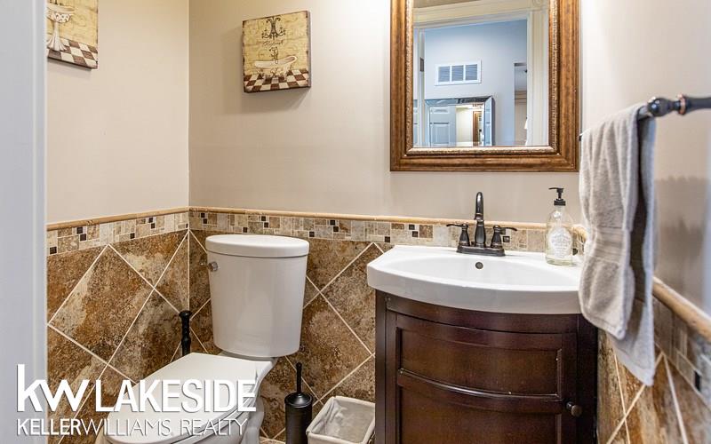 1356 Crescent Lane Rochester, MI 48306 - Photo 10 of 27 50011293-9.JPG