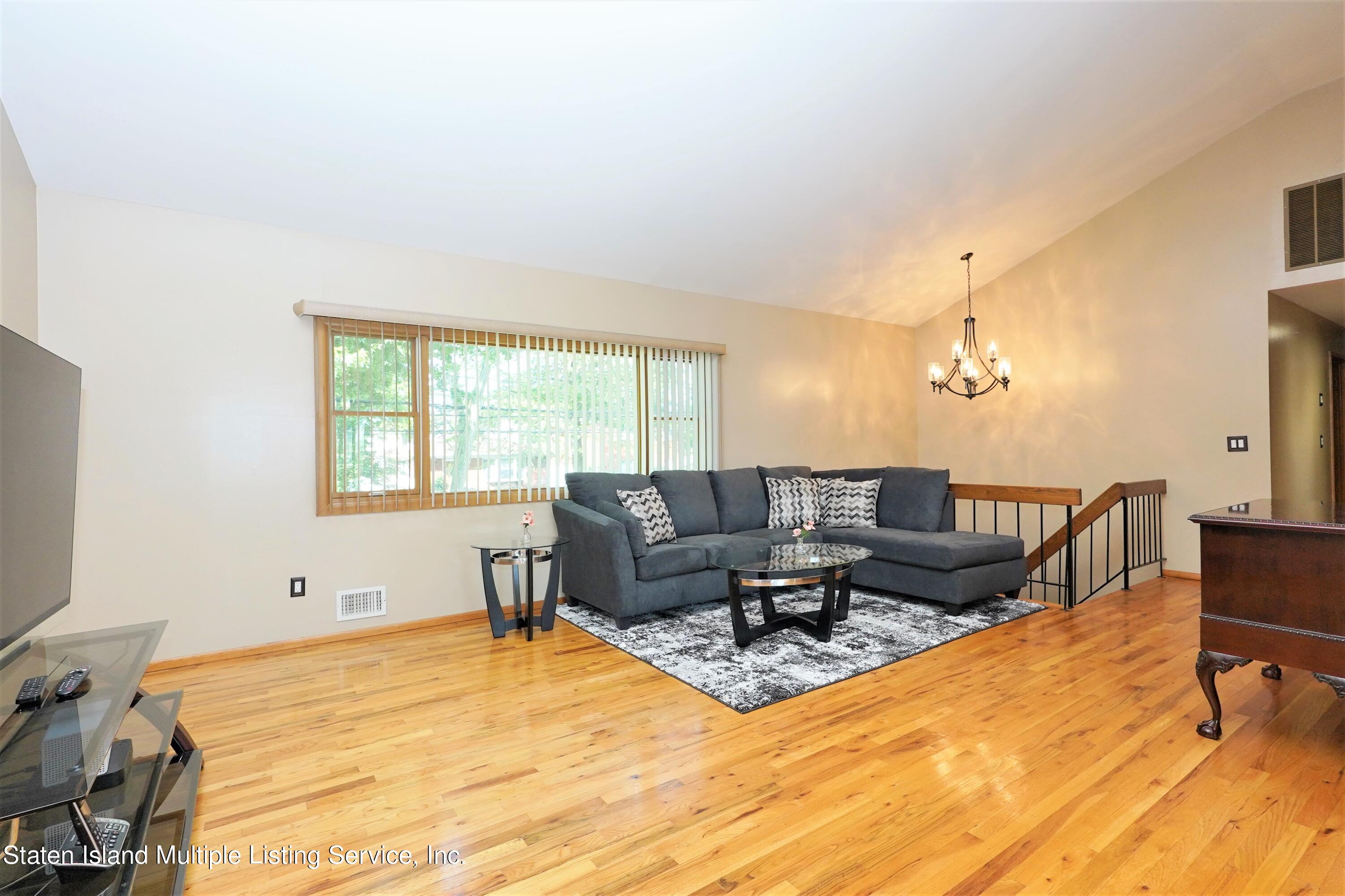 451 Foster Road Staten Island, NY 10309 - Photo 9 of 38 451-22