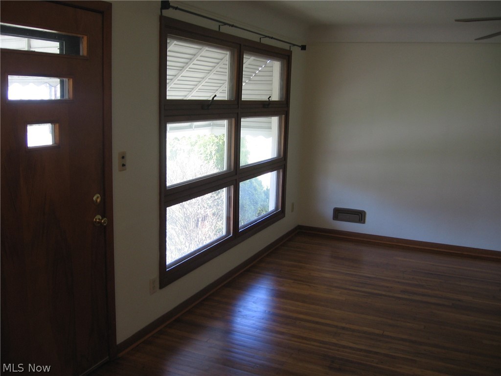 11120 Snow Road Parma, OH 44130 - Photo 6 of 22