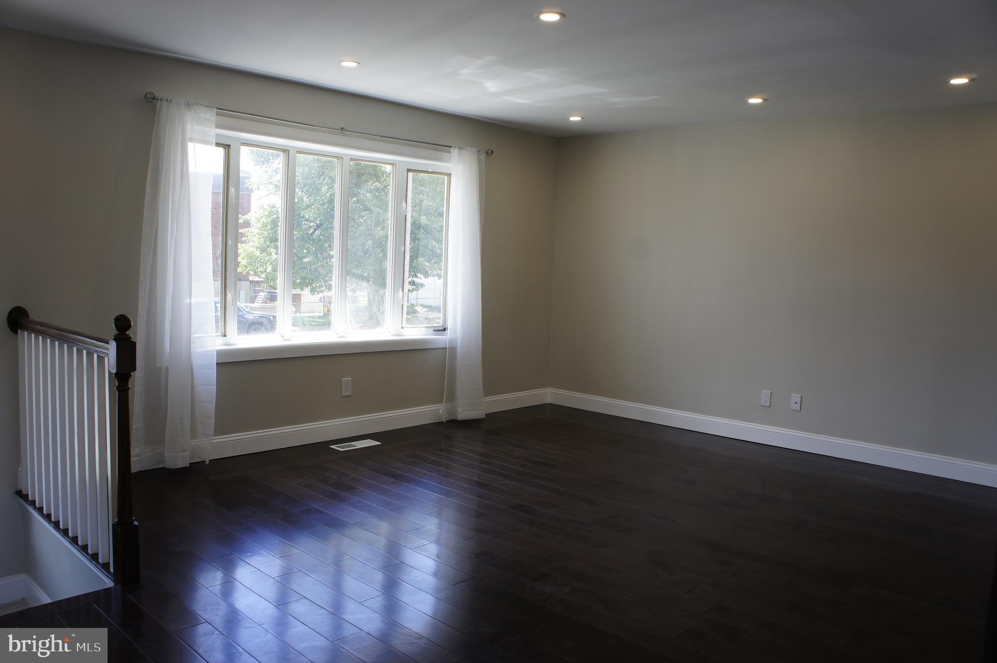 12732 Minden Road Philadelphia, PA 19154 - Photo 2 of 23