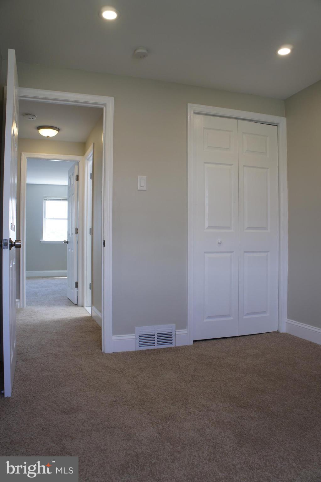 12732 Minden Road Philadelphia, PA 19154 - Photo 17 of 23