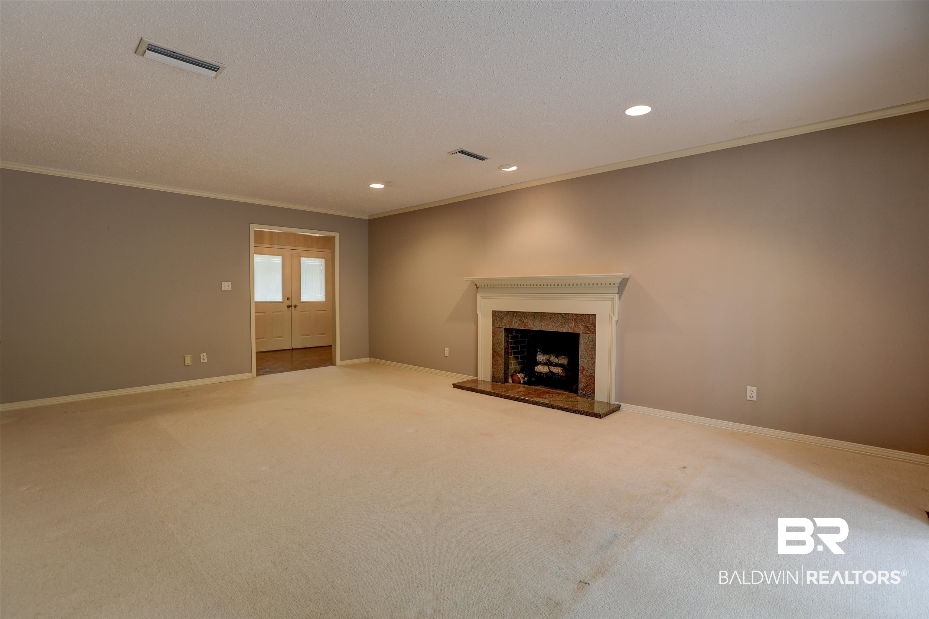 7323 Wild Oaks Road Fairhope, AL 36532 - Photo 17 of 45 Living Room