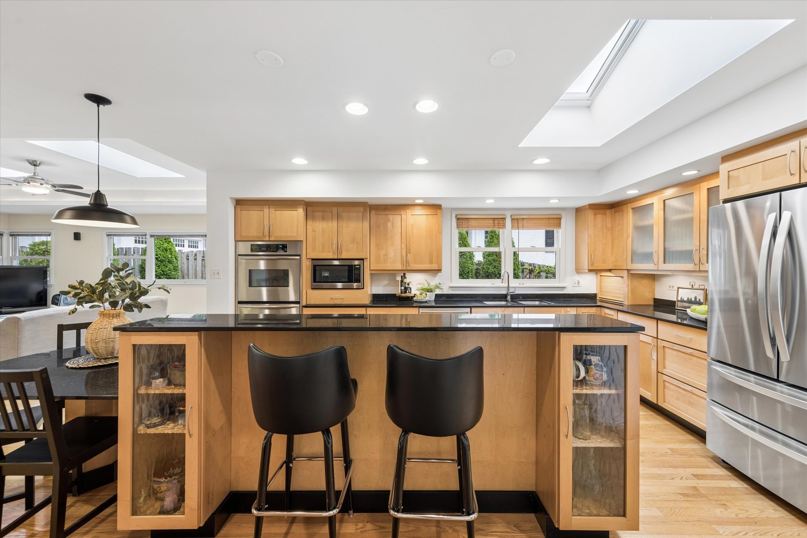 677 Wingate Road Glen Ellyn, IL 60137 - Photo 12 of 41 Gallery Image 12