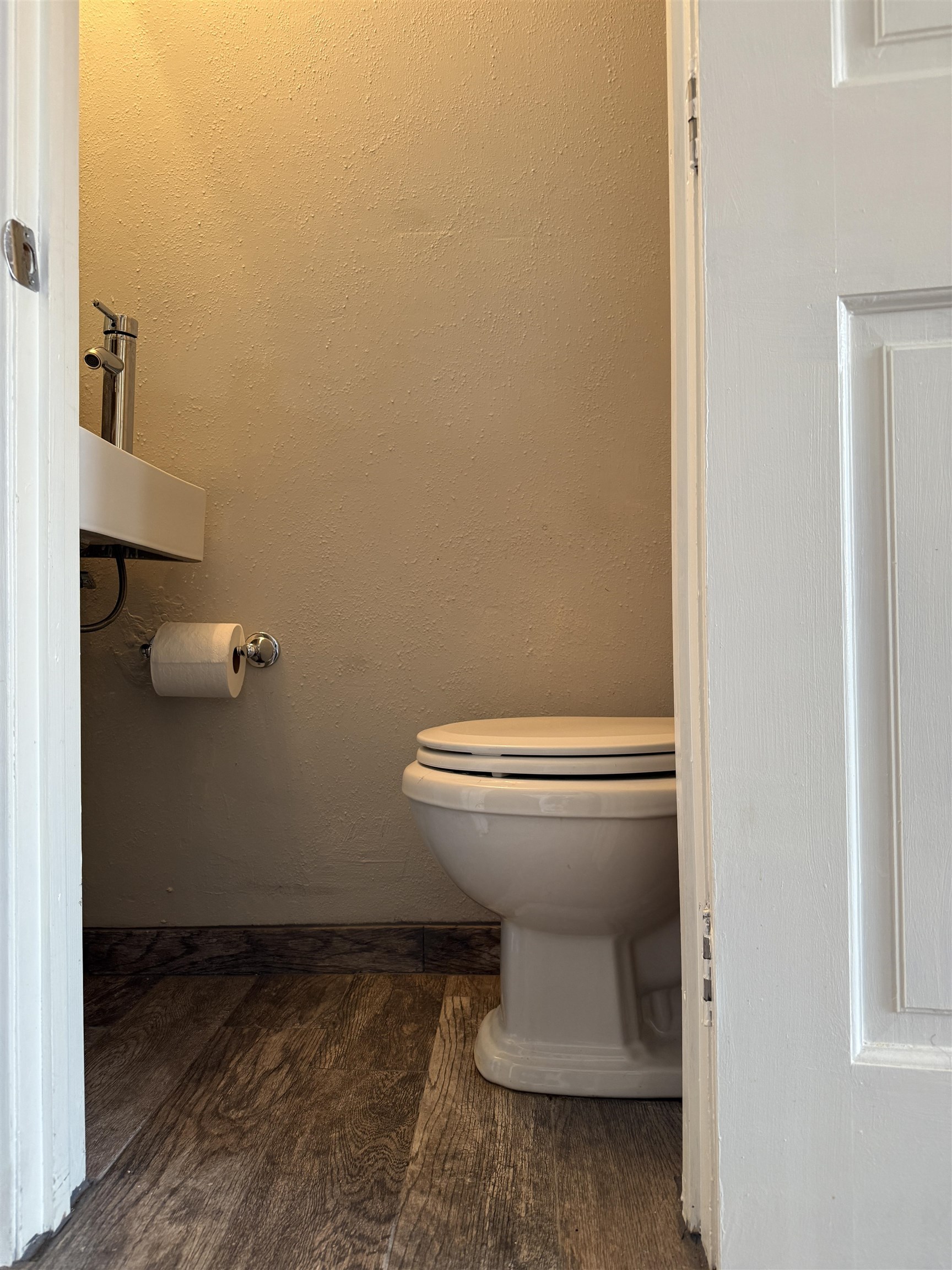 56 Davison Road, Unit 107 Mammoth Lakes, CA 93546 - Photo 11 of 28 a bathroom with a toilet and a sink
