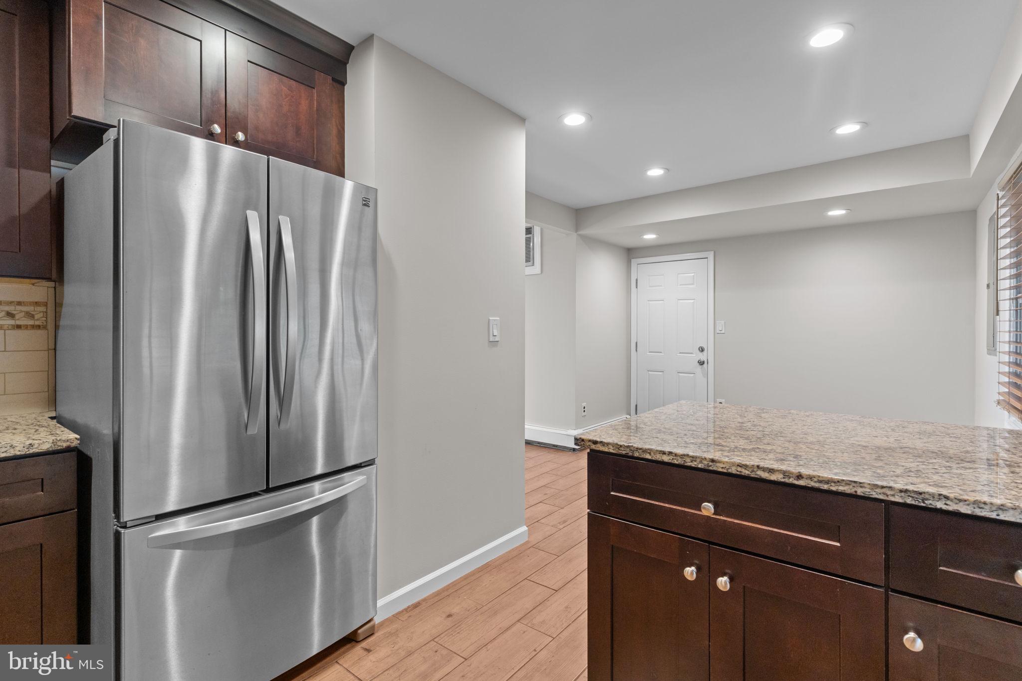 9 Queens Bridge Road Levittown, PA 19057 - Photo 12 of 26 Gallery Image 12