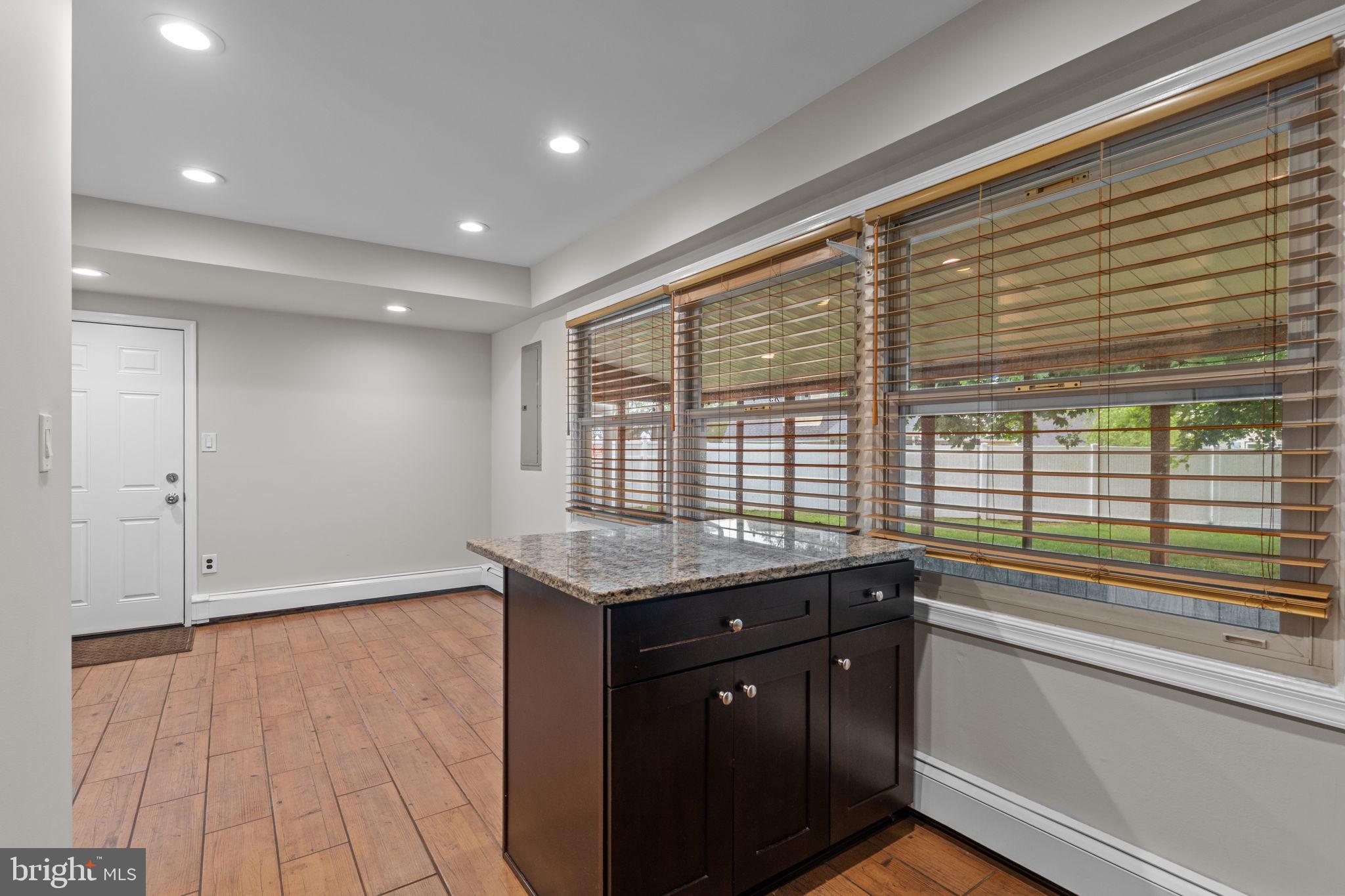 9 Queens Bridge Road Levittown, PA 19057 - Photo 13 of 26 Gallery Image 13