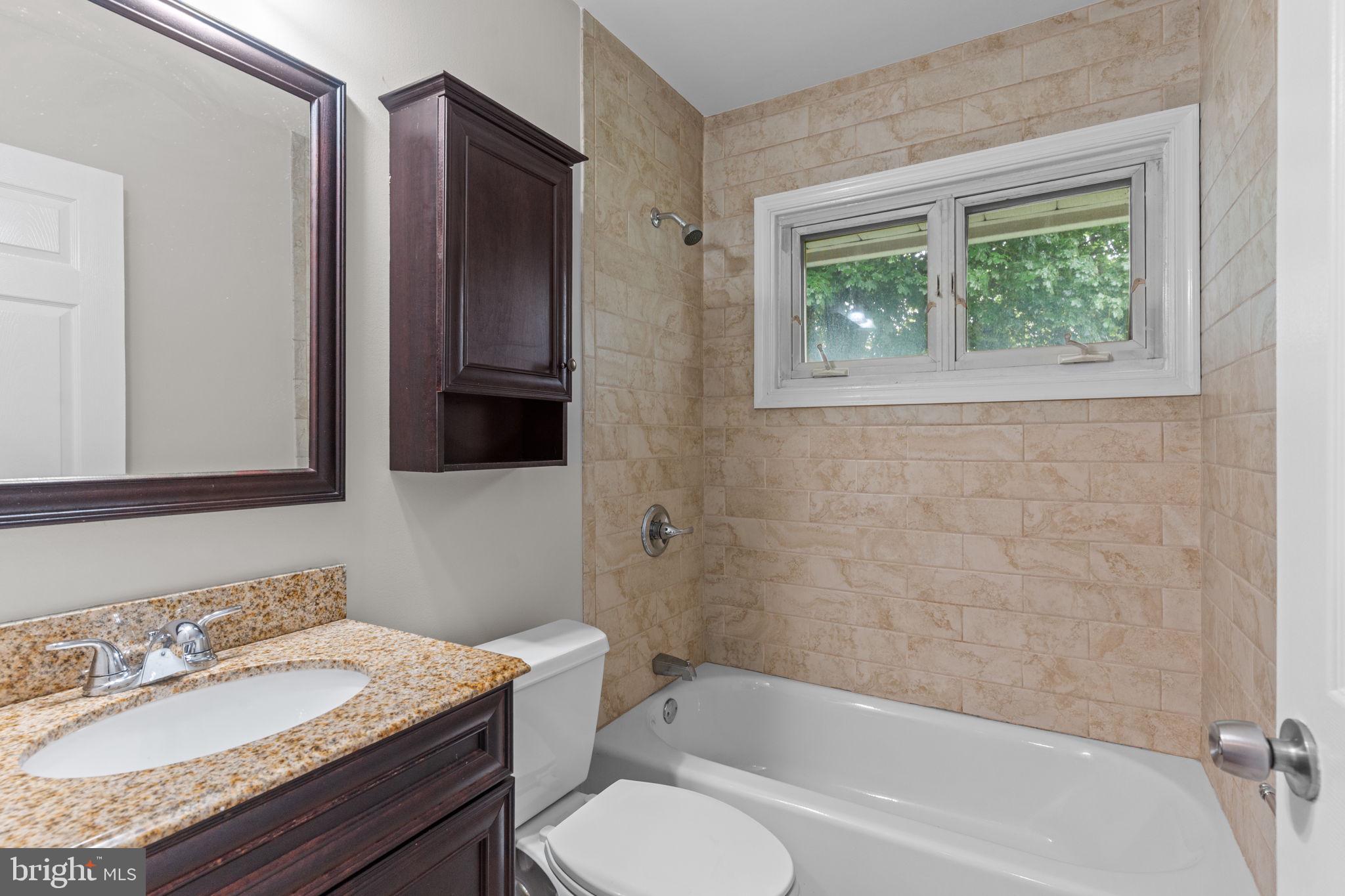 9 Queens Bridge Road Levittown, PA 19057 - Photo 15 of 26 Gallery Image 15