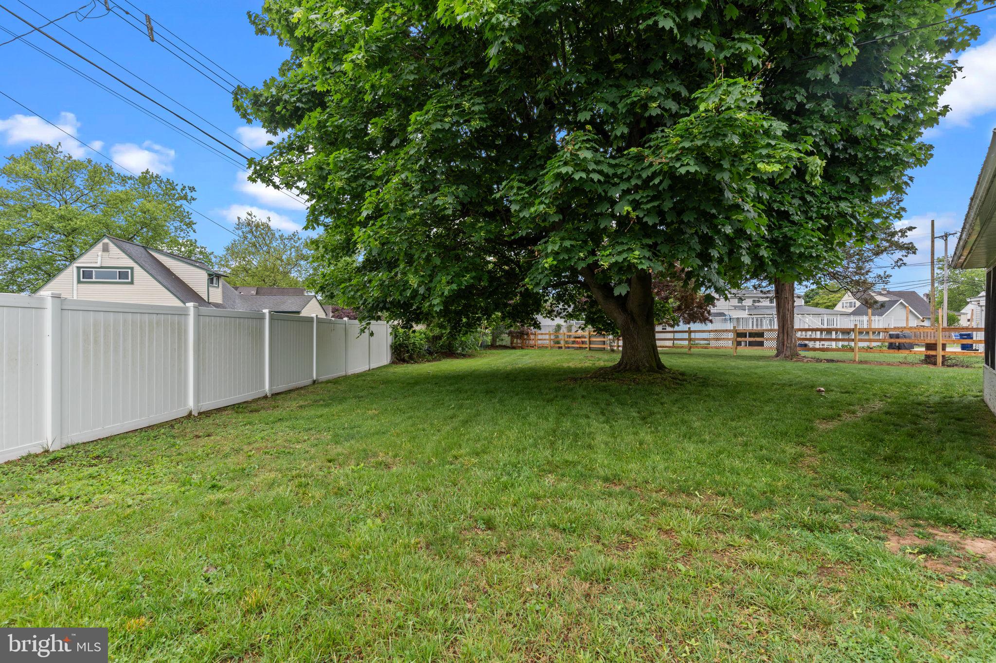 9 Queens Bridge Road Levittown, PA 19057 - Photo 24 of 26 Gallery Image 24