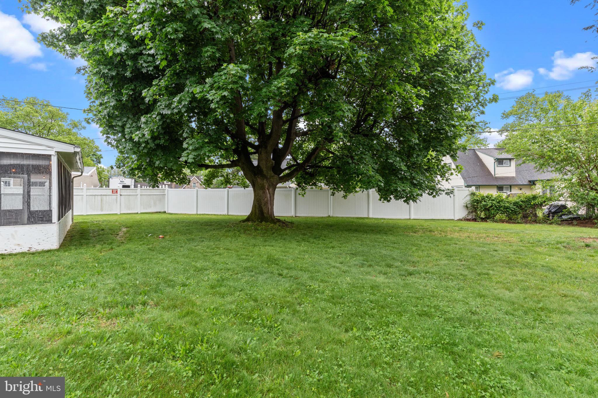 9 Queens Bridge Road Levittown, PA 19057 - Photo 25 of 26 Gallery Image 25