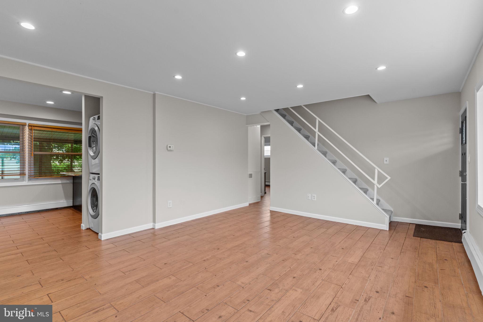 9 Queens Bridge Road Levittown, PA 19057 - Photo 6 of 26 Gallery Image 6