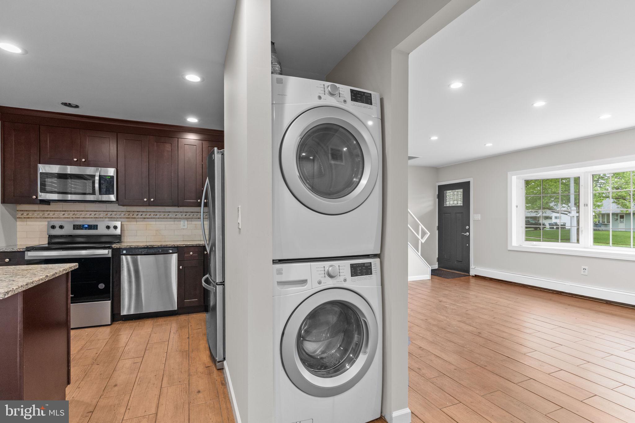 9 Queens Bridge Road Levittown, PA 19057 - Photo 7 of 26 Gallery Image 7