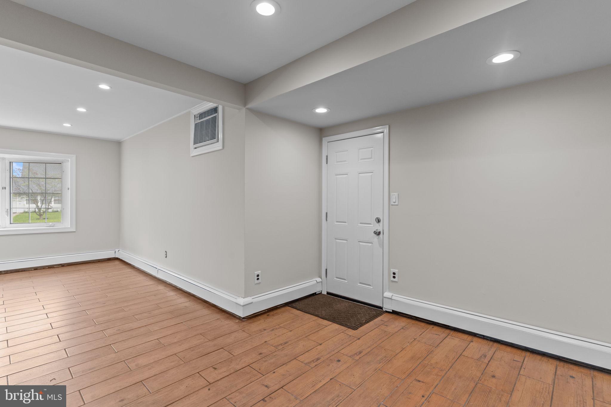 9 Queens Bridge Road Levittown, PA 19057 - Photo 9 of 26 Gallery Image 9
