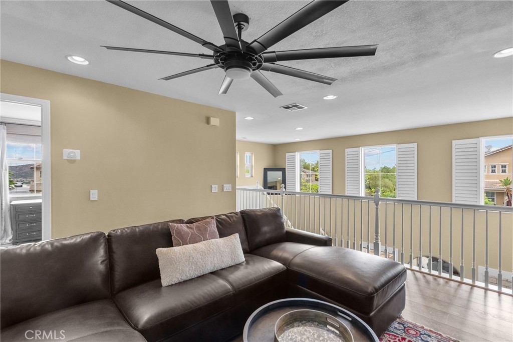 19969 Via Joyce Drive Saugus, CA 91350 - Photo 34 of 66