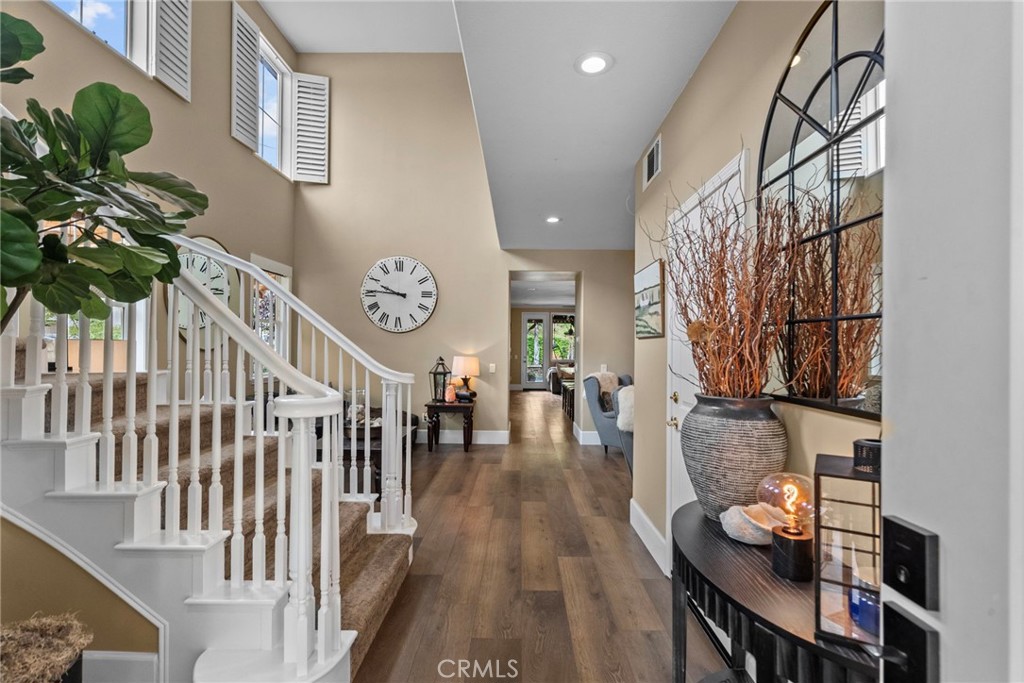 19969 Via Joyce Drive Saugus, CA 91350 - Photo 8 of 66