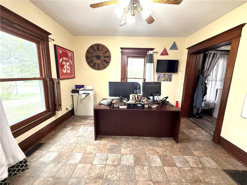 816 South Market Street Maryville, MO 64468 - Photo 15 of 27