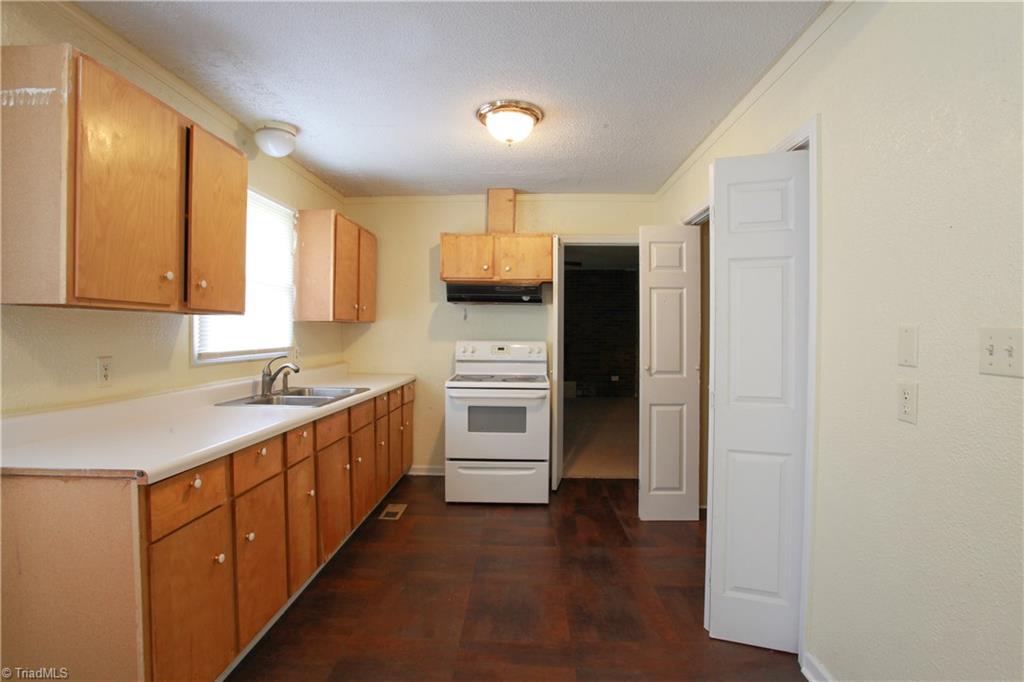 410 East Springfield Road High Point, NC 27263 - Photo 8 of 18 Gallery Image 8