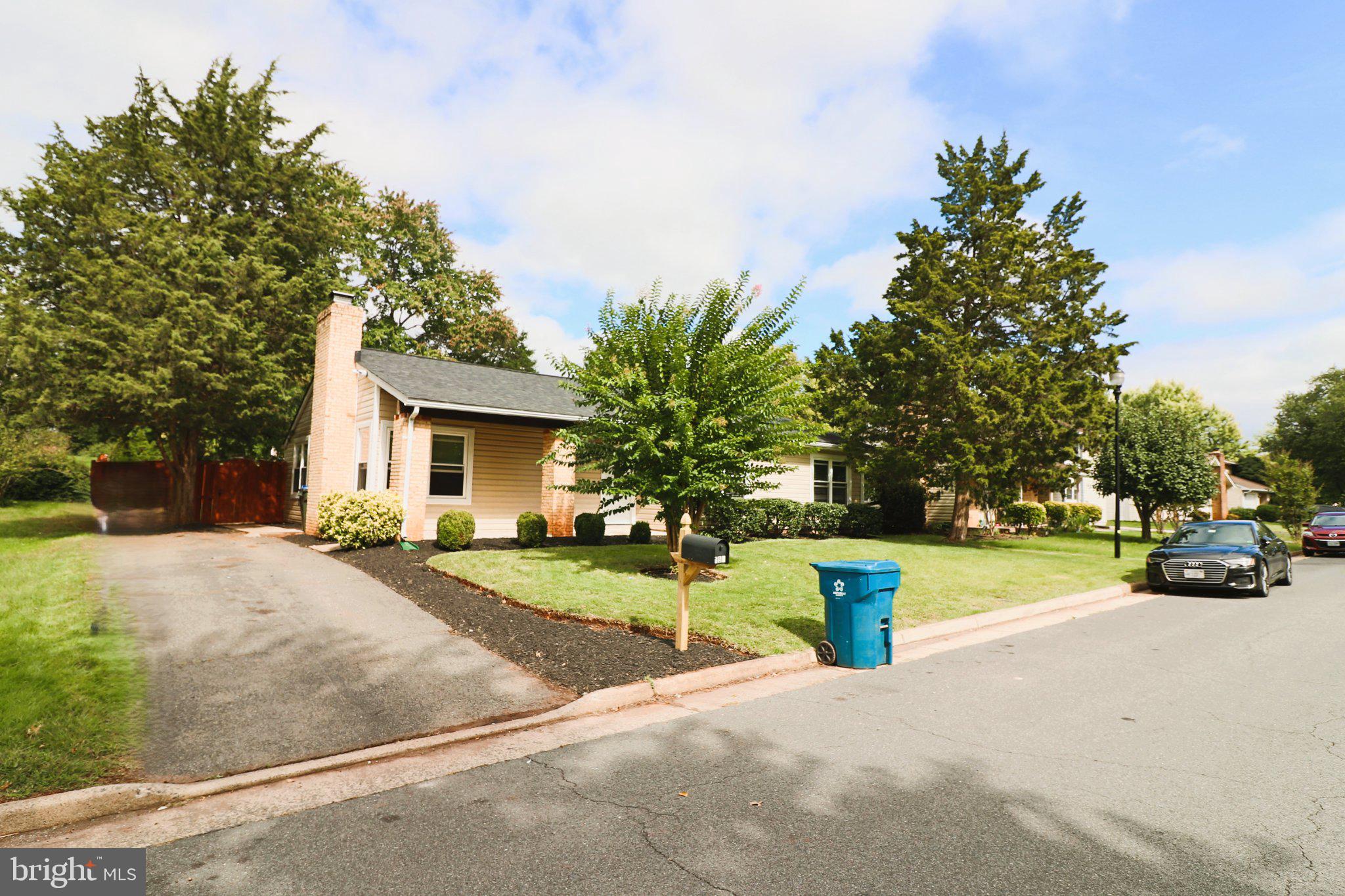 157 South Fox Road Sterling, VA 20164 - Photo 2 of 44 Gallery Image 2