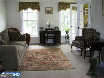 275 Overlook Road Morgantown, PA 19543 - Photo 2 of 12 Living Room
