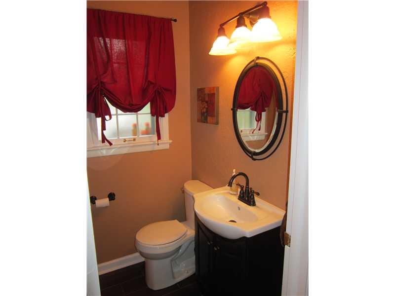 7908 Hawthorne Road Indianapolis, IN 46256 - Photo 18 of 19 Gallery Image 18
