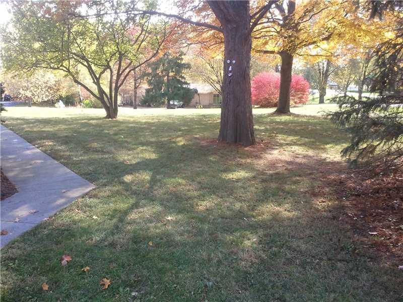 7908 Hawthorne Road Indianapolis, IN 46256 - Photo 3 of 19 Gallery Image 3