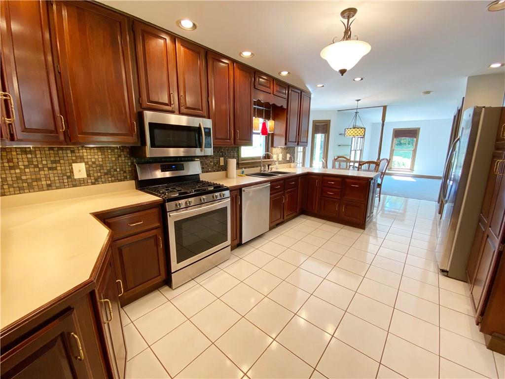 244 Center Church Road Grove City, PA 16127 - Photo 6 of 19 Gallery Image 6