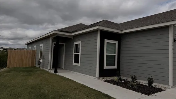 $2,100 | 13507 Musselshell Drive, Unit 13507, Ponder, TX 76259