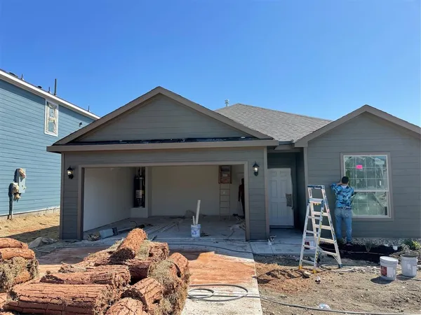 $2,100 | 13507 Musselshell Drive, Unit 13507, Ponder, TX 76259