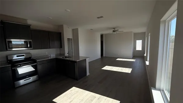 $2,100 | 13507 Musselshell Drive, Unit 13507, Ponder, TX 76259