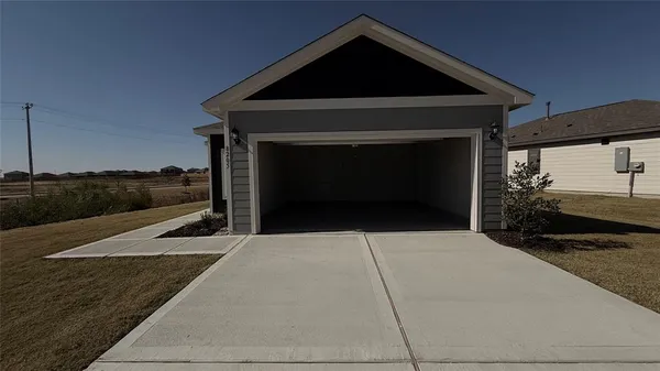 $2,100 | 13507 Musselshell Drive, Unit 13507, Ponder, TX 76259