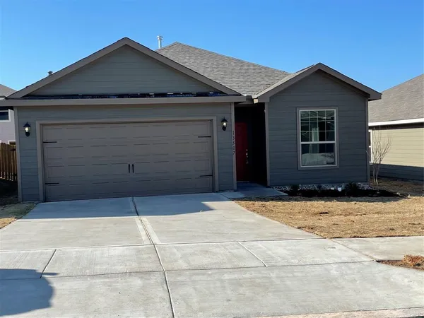 $2,100 | 13507 Musselshell Drive, Unit 13507, Ponder, TX 76259