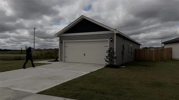 $2,100 | 13507 Musselshell Drive, Unit 13507, Ponder, TX 76259