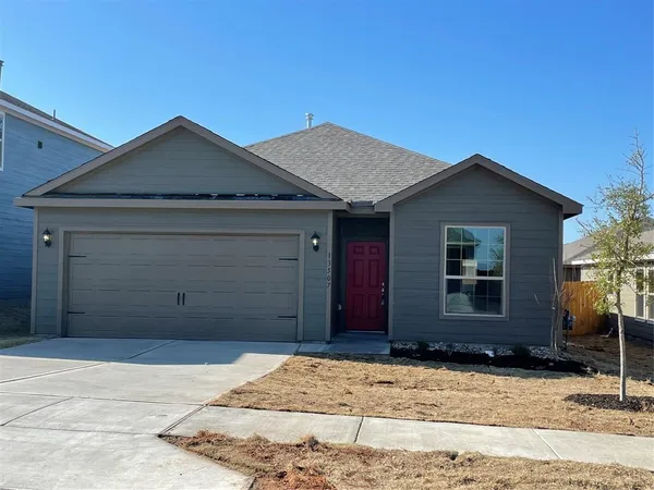 $2,100 | 13507 Musselshell Drive, Unit 13507, Ponder, TX 76259