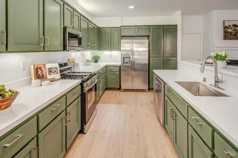 $599,500 | 1660 Glenmore Drive, Fairfield, CA 94533