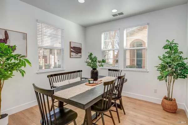 $599,500 | 1660 Glenmore Drive, Fairfield, CA 94533