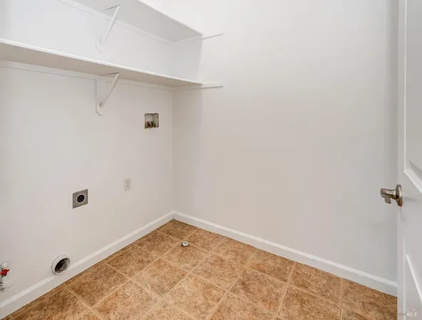 $599,500 | 1660 Glenmore Drive, Fairfield, CA 94533