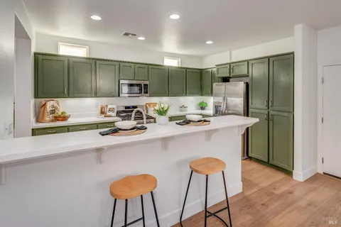 $599,500 | 1660 Glenmore Drive, Fairfield, CA 94533