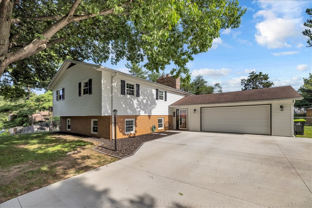 1525 Moorwood Drive Decatur, IL 62521 - Photo 4 of 44