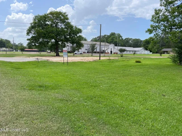 $150,000 | 1176 East 3rd Street, Forest, MS 39074