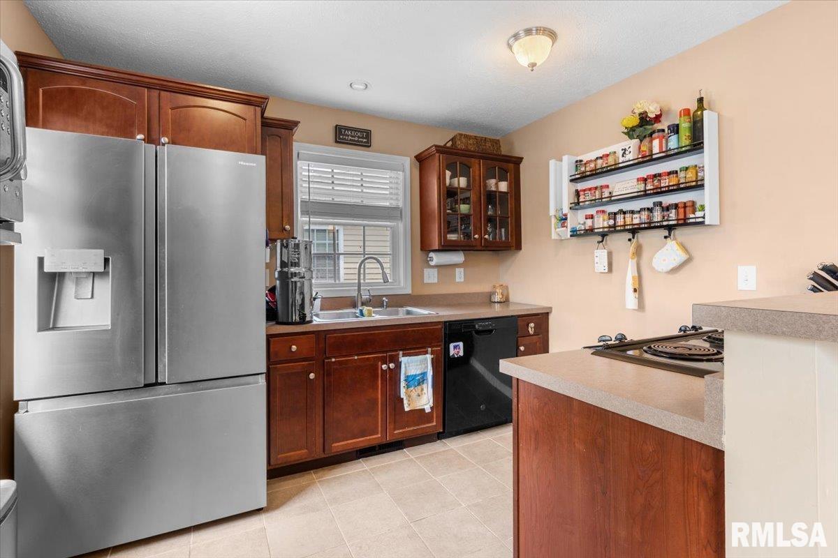 2919 Meadowbrook Road, Unit 22 Springfield, IL 62711 - Photo 10 of 25