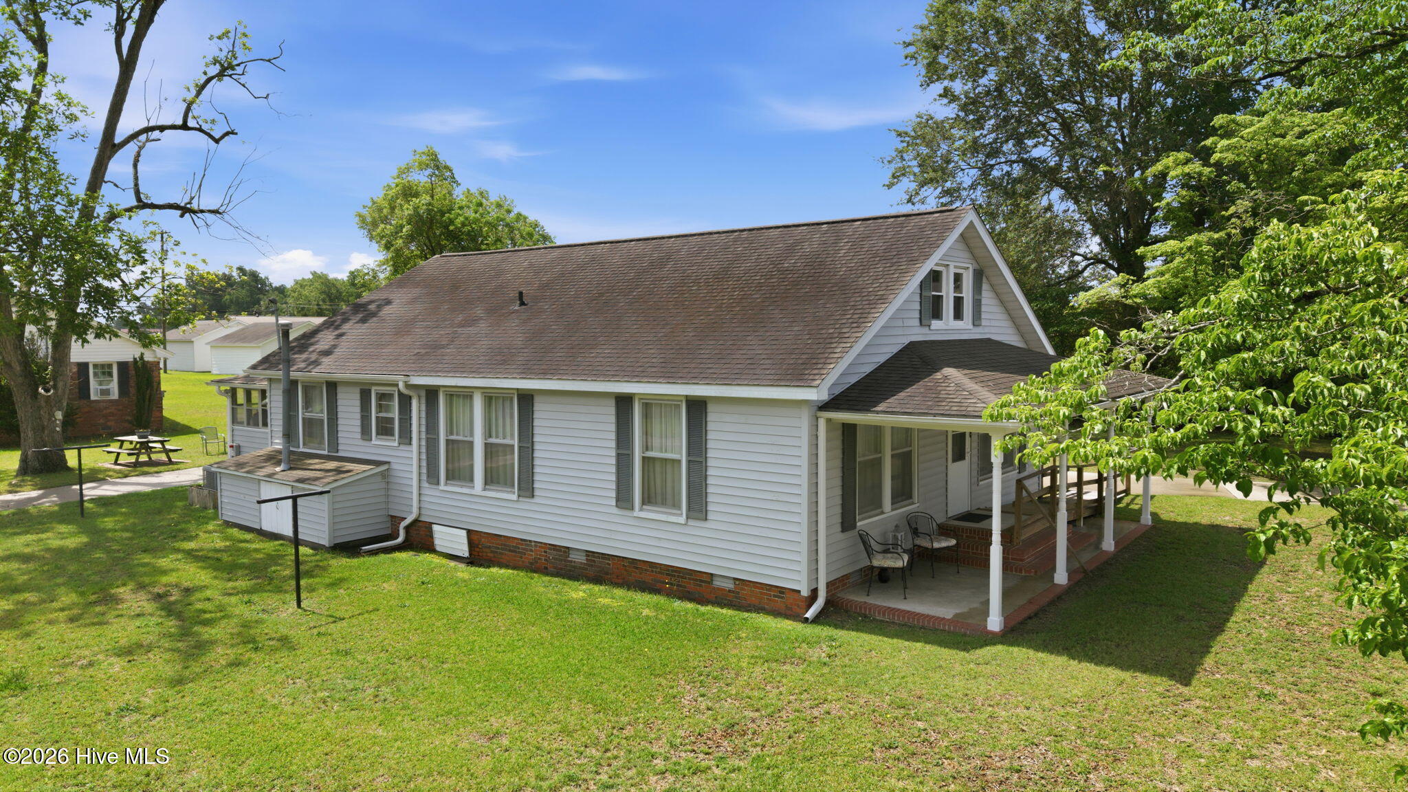 46 Elizabeth Avenue Chocowinity, NC 27817 - Photo 11 of 48 LEFT SIDE VIEW