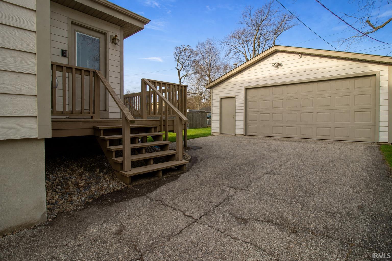 214 North Dwiggins Street Griffith, IN 46319 - Photo 12 of 32