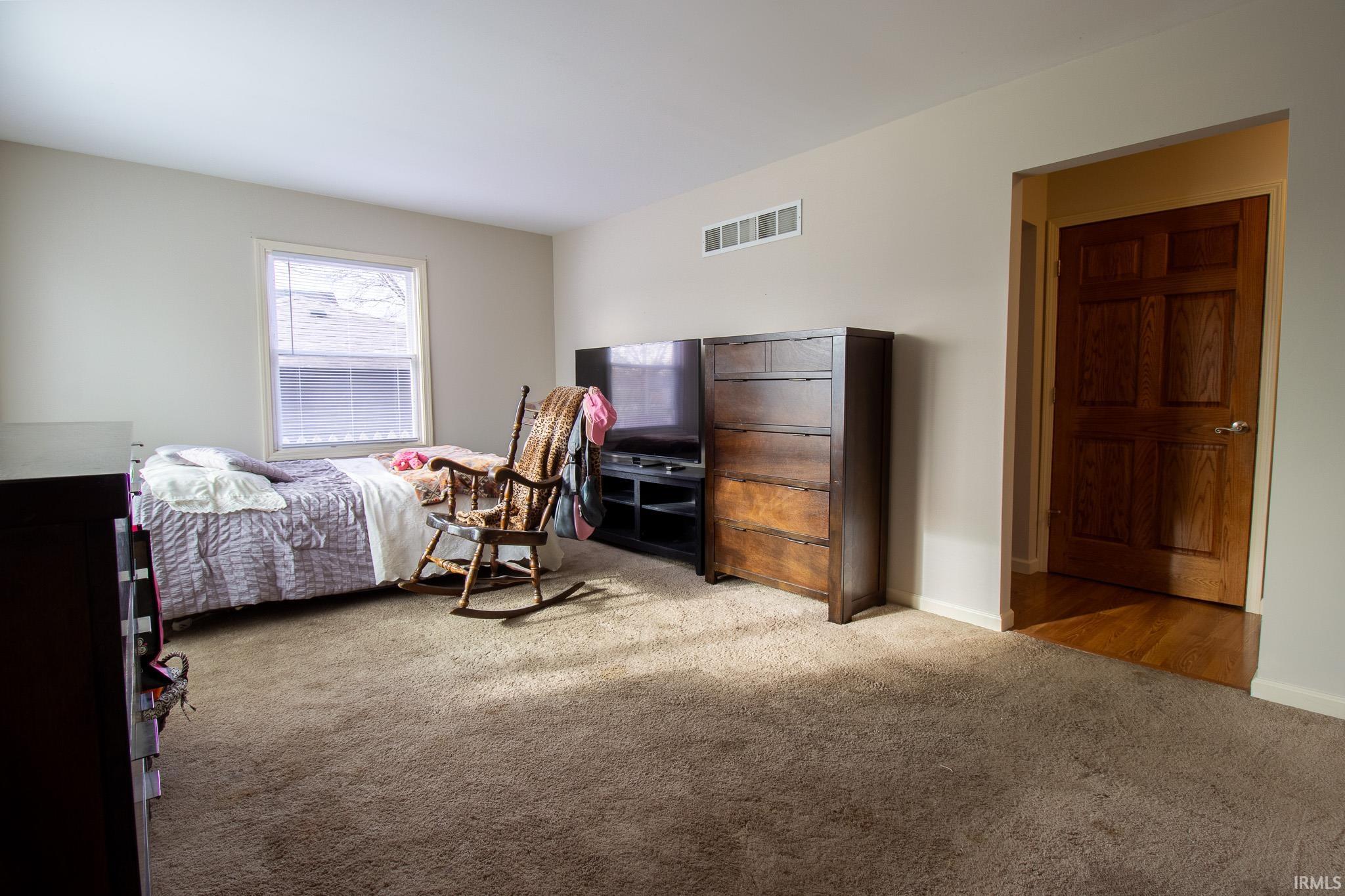 214 North Dwiggins Street Griffith, IN 46319 - Photo 5 of 32