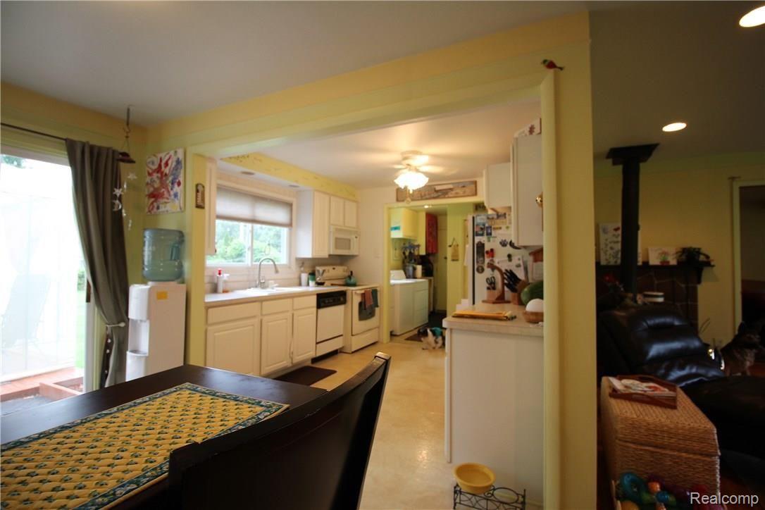 6352 Hermana Road West Bloomfield, MI 48324 - Photo 13 of 26 IMG_1470 (1).JPG