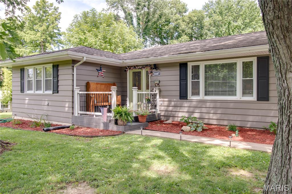 6607 Wenzel Road Alton, IL 62002 - Photo 3 of 25
